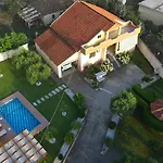 빌라 Kallmet *